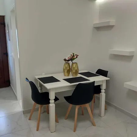 Apartman Lori's House *